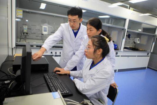 銳意創(chuàng)新，引領(lǐng)前沿 山東華夏神舟新材料聚偏氟乙烯研發(fā)團(tuán)隊(duì)的進(jìn)階之路